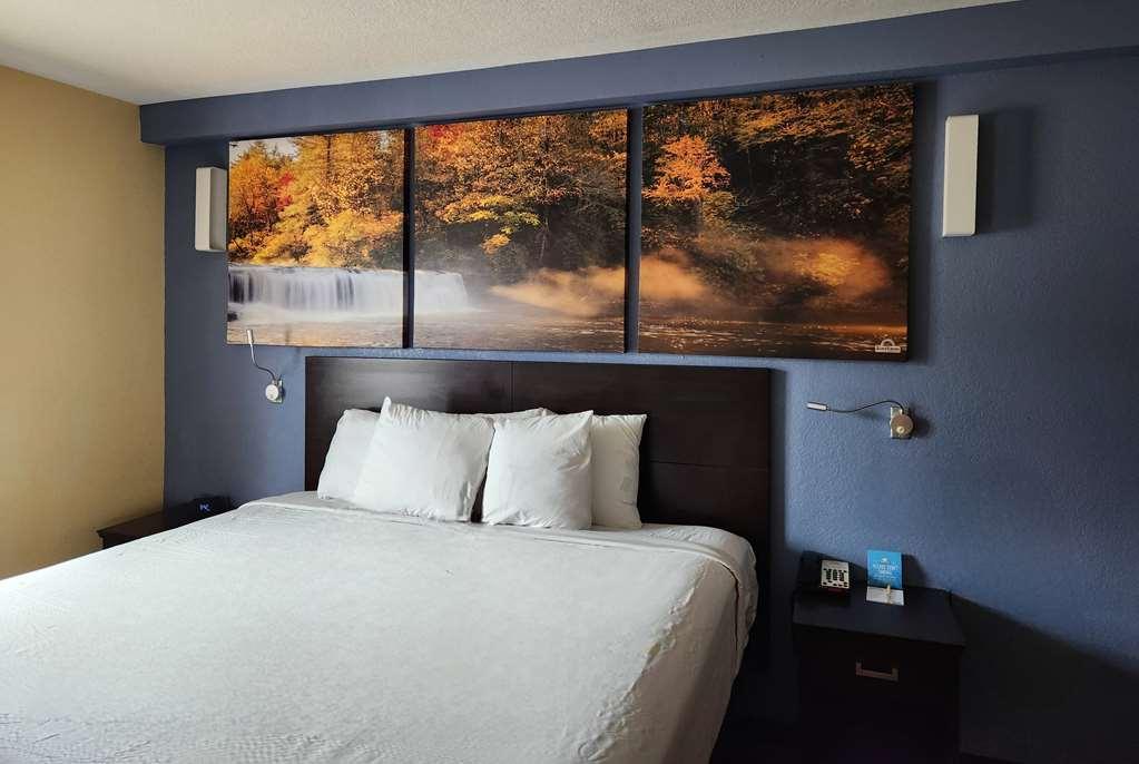 Days Inn By Wyndham New Orleans Pontchartrain Room photo